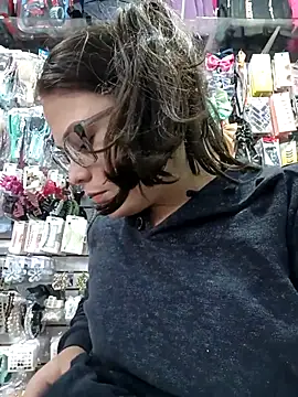 Snapshot of Vale_Saenzz chatting on 16, 9, 2025 Vale Saenzz online show from 16, 9, 2025