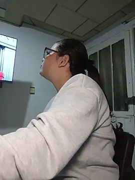 Snapshot of Vale_Saenzz chatting on 20, 10, 2025 Vale Saenzz online show from 20, 10, 2025