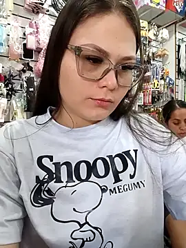 Snapshot of Vale_Saenzz chatting on 21, 11, 2025 Vale Saenzz online show from 21, 11, 2025