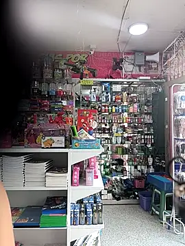 Snapshot of Vale_Saenzz chatting on 6, 1, 2026 Vale Saenzz online show from 6, 1, 2026