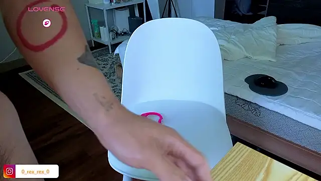 Snapshot of Doh728 chatting on 22, 11, 2025 Doh728 online show from 22, 11, 2025