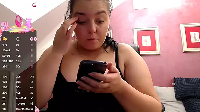 Wetandnaughtyxx online show from 11, 11, 2025