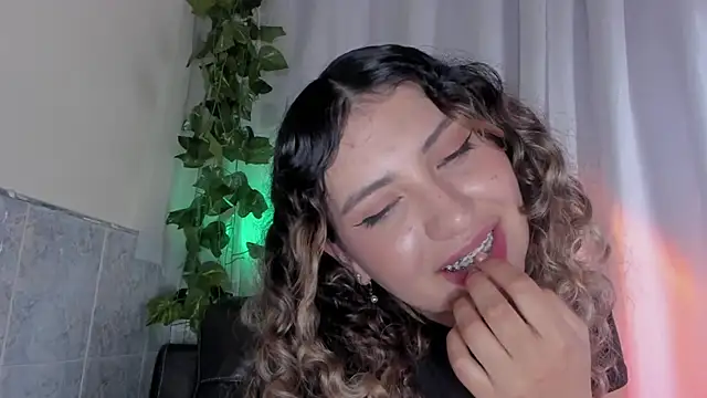 Snapshot of my_melody chatting on 20, 3, 2025 my melody online show from 20, 3, 2025