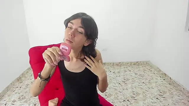 Snapshot of Nicol_TransGirl chatting on 6, 3, 2025 Nicol TransGirl online show from 6, 3, 2025