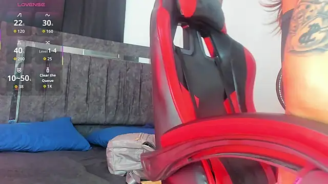 Snapshot of Nicol_TransGirl chatting on 5, 12, 2025 Nicol TransGirl online show from 5, 12, 2025