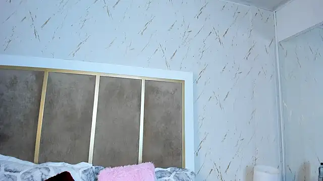 Snapshot of IsabelaWoods chatting on 9, 3, 2025 IsabelaWoods online show from 9, 3, 2025