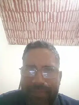 DOMINADOR5 online show from 5, 3, 2025