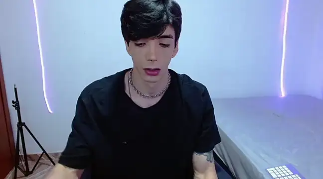 H3ll B0I online show from 11, 3, 2025