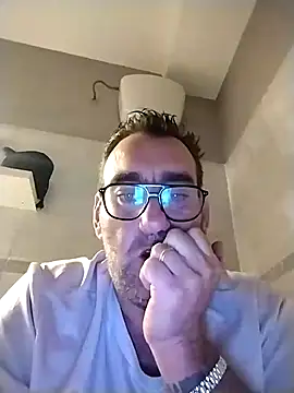 Snapshot of Hardasanut chatting on 9, 10, 2025 Hardasanut online show from 9, 10, 2025