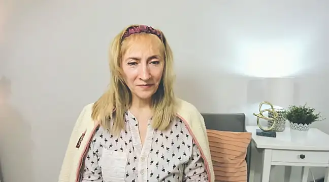 Snapshot of MargaretMilf69 chatting on 13, 2, 2025 MargaretMilf69 online show from 13, 2, 2025
