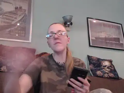 Snapshot of Astrid-Gilbert chatting on 6, 2, 2025 Astrid-Gilbert online show from 6, 2, 2025