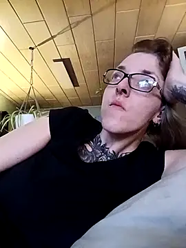 Snapshot of Astrid-Gilbert chatting on 20, 2, 2025 Astrid-Gilbert online show from 20, 2, 2025