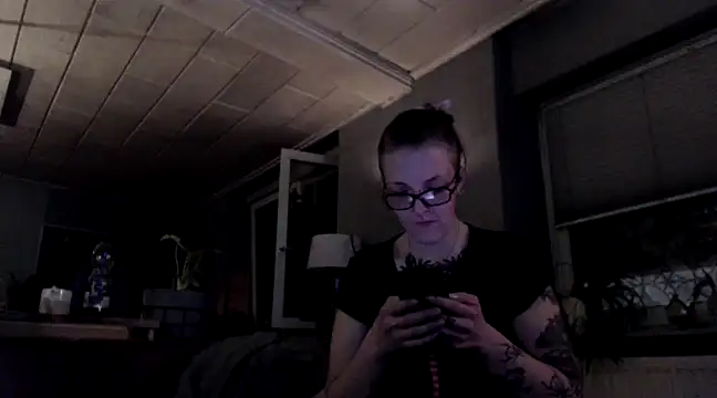 Snapshot of Astrid-Gilbert chatting on 5, 3, 2025 Astrid-Gilbert online show from 5, 3, 2025