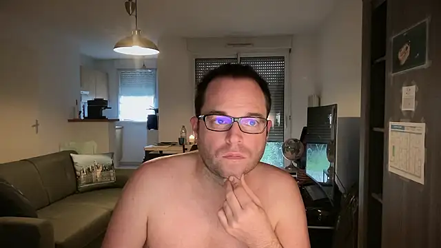 Snapshot of Funnyjul31 chatting on 2, 2, 2026 Funnyjul31 online show from 2, 2, 2026