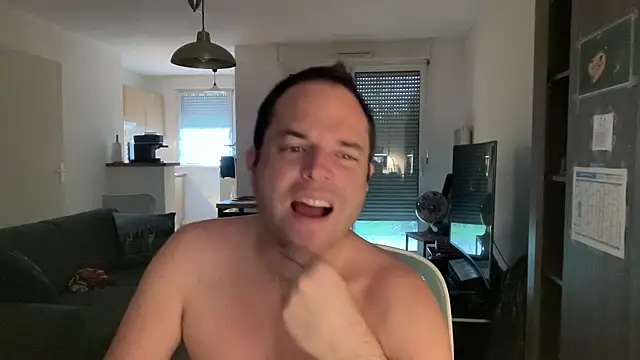 Snapshot of Funnyjul31 chatting on 5, 2, 2026 Funnyjul31 online show from 5, 2, 2026