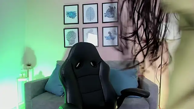 nina  dixon online show from 17, 12, 2025