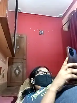 Snapshot of runi31 chatting on 4, 11, 2025 runi31 online show from 4, 11, 2025