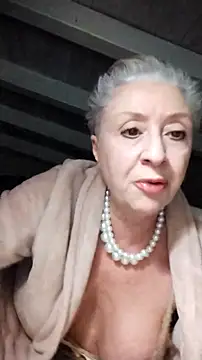 Snapshot of divinaerotica chatting on 2, 2, 2025 divinaerotica online show from 2, 2, 2025