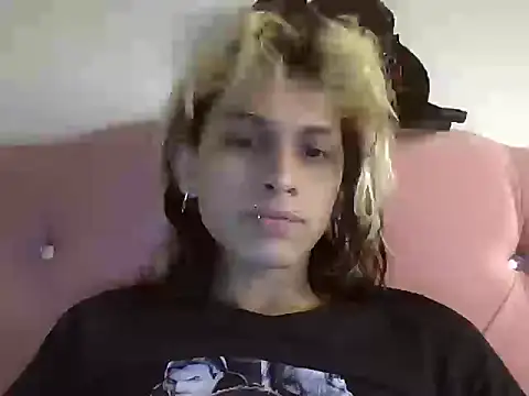 Olivia7u7 online show from 15, 10, 2025