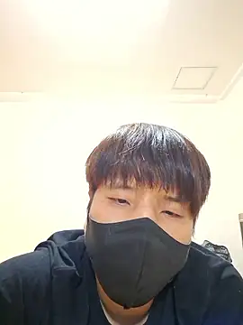 Tyyyggjju online show from 28, 10, 2025