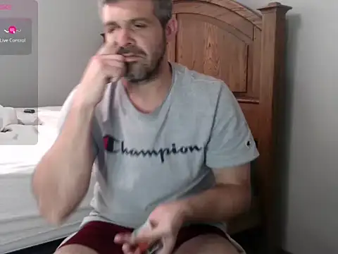 Snapshot of Troyt87 chatting on 2, 7, 2026 Troyt87 online show from 2, 7, 2026