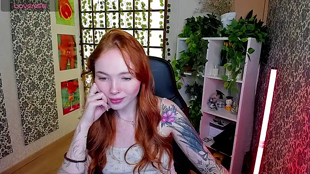 Maya Light online show from 24, 9, 2025