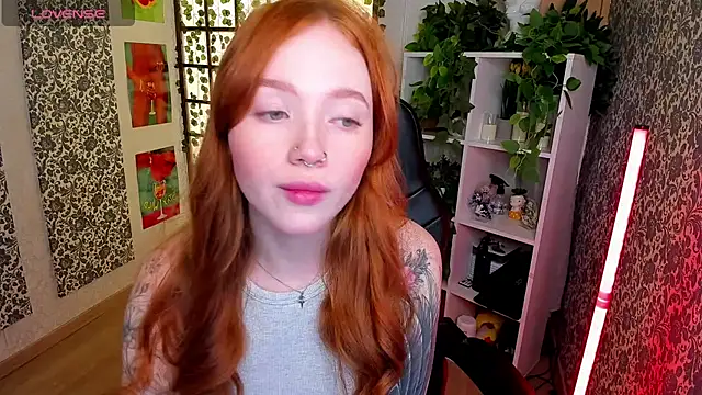 Maya Light online show from 26, 9, 2025