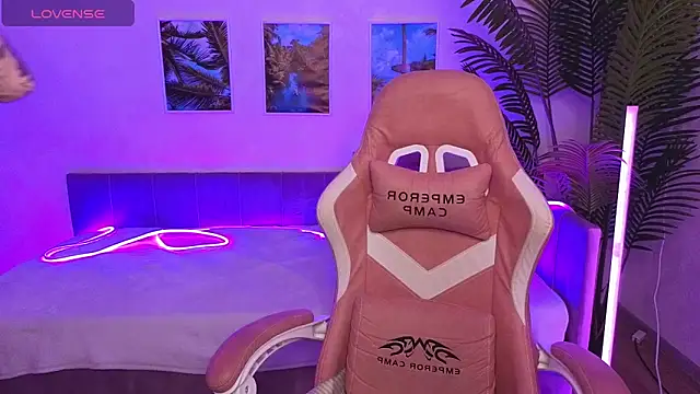 Maya Light online show from 18, 10, 2025