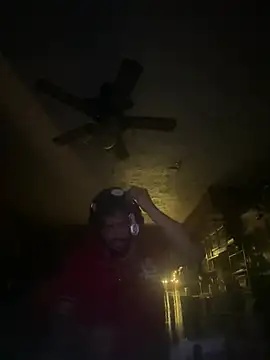 Snapshot of B3-Dindles chatting on 15, 4, 2026 B3-Dindles online show from 15, 4, 2026