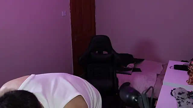 Snapshot of lucas_kazimm chatting on 17, 2, 2025 lucas kazimm online show from 17, 2, 2025