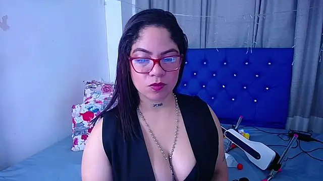 Snapshot of hornny_cougar chatting on 10, 10, 2025 hornny cougar online show from 10, 10, 2025