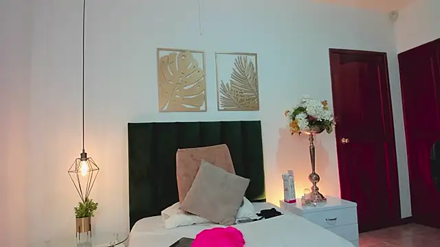 Snapshot of RebecaSanderss chatting on 3, 3, 2025 RebecaSanderss online show from 3, 3, 2025