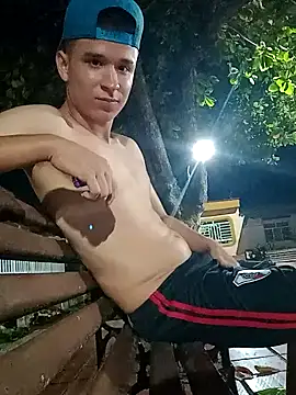 arevalo1124 online show from 4, 2, 2025