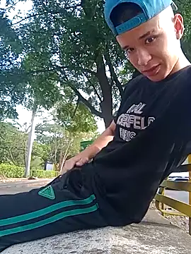 arevalo1124 online show from 12, 9, 2025