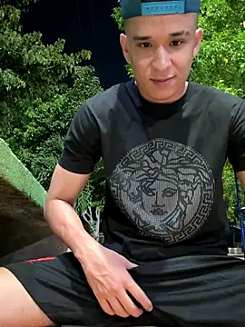 arevalo1124 online show from 8, 11, 2025