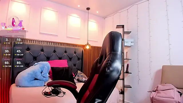 Snapshot of CALANTHELOVE1 chatting on 23, 9, 2025 CALANTHELOVE1 online show from 23, 9, 2025