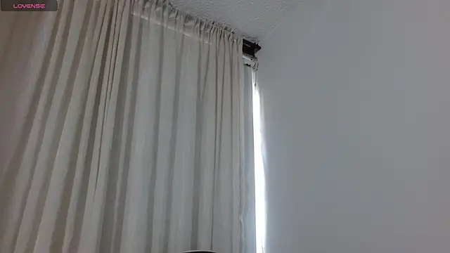 Lunasquirt1985 online show from 12, 4, 2026