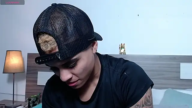 Liiamthompson online show from 5, 2, 2026