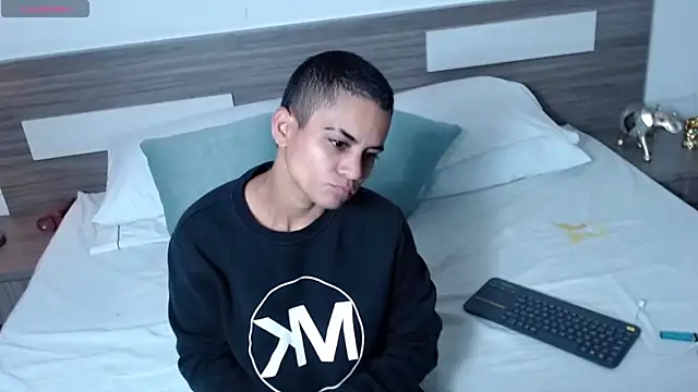 Liiamthompson online show from 5, 4, 2026