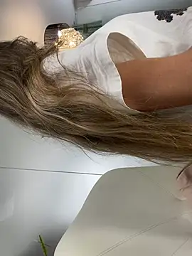 Anya-Ray online show from 5, 2, 2025