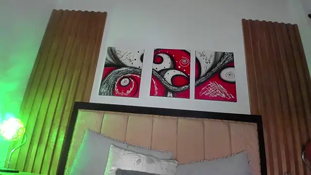 Snapshot of Elinnabella chatting on 4, 2, 2025 Elinnabella online show from 4, 2, 2025