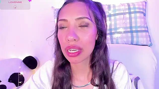 Miss veronicaa2 online show from 24, 2, 2025