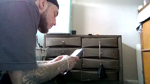 cruz815 online show from 13, 4, 2026