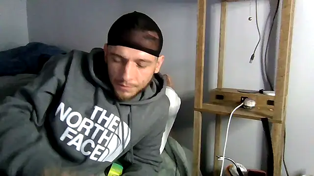 Snapshot of cruz815 chatting on 12, 5, 2026 cruz815 online show from 12, 5, 2026