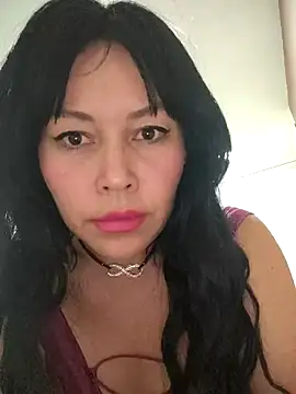 KellyPerlaxxx online show from 24, 10, 2025