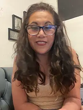 MirandaLatinaLovely online show from 4, 12, 2025