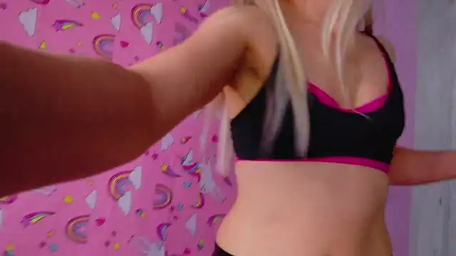 TwerkingCheerleader online show from 11, 6, 2026