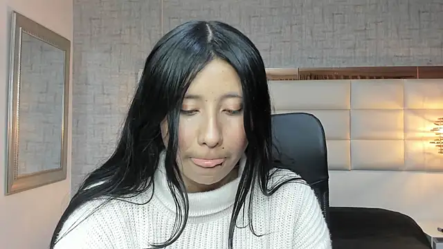 Nohemi louse online show from 25, 10, 2025