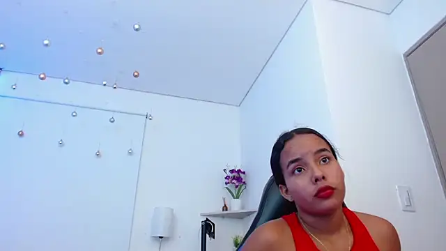 Roxy Stonee online show from 18, 3, 2025