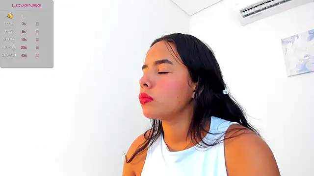 Roxy Stonee online show from 3, 2, 2026